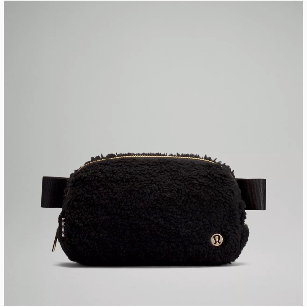 Everywhere Fleece Belt Bag